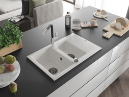 Mexen Gaspar 1.5-bowl granite sink with drainer and Flora kitchen faucet, white - 6507-20-670401-07-B