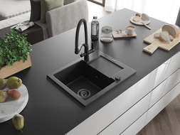 Mexen Enzo Granitspüle 1-Becken mit Abtropffläche und Küchenarmatur Duo, schwarz/silber metallic - 6506-73-671701-70-B