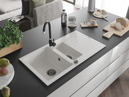 Mexen Matias granieten spoelbak 1,5-komoren met afdruiprek 900 x 505 mm, wit, zwarte sifon - 6502901505-20-B