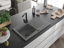 Mexen Cesar granitē izlietne ar vienu nodalījumu, noteces paneli un virtuves jaucējkrānu Rita, pelēka - 6514-71-670300-70-B