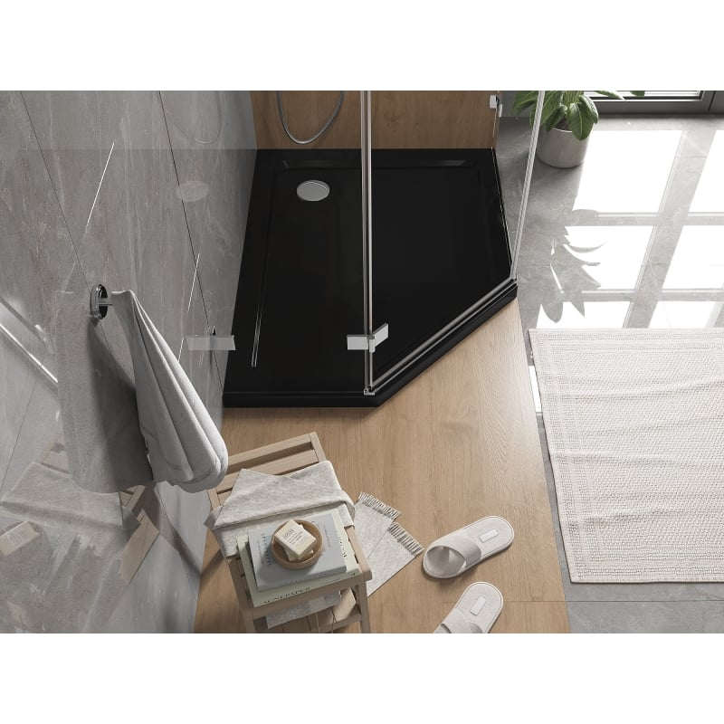 Mexen Flat Fünfeckige Slim-Duschwanne rechts 90 x 80 cm, schwarz, Chrom-Siphon - 41P708090R