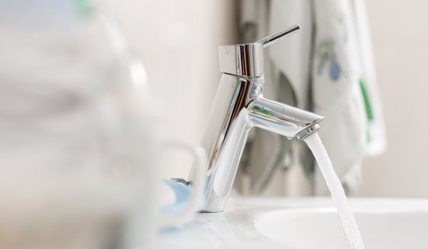 Ciepło-zimno, czyli baterie umywalkowe z termostatem